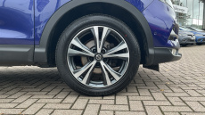 Nissan Qashqai 1.3 DiG-T N-Connecta 5dr Petrol Hatchback